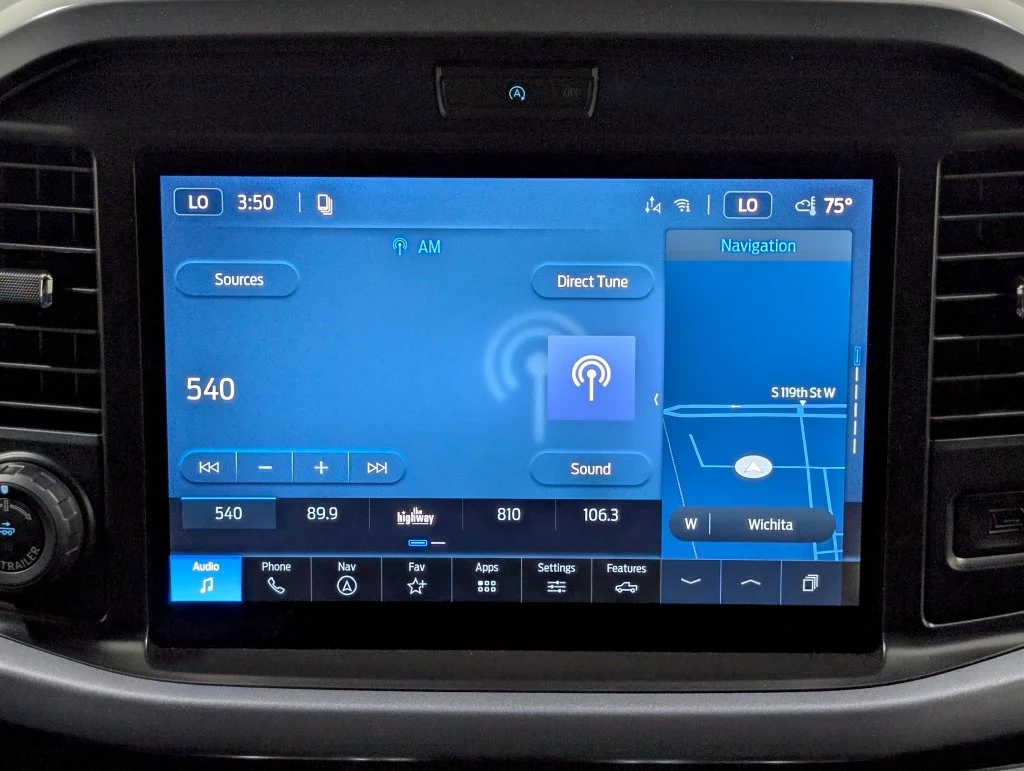 New 2026 Oxford White Ford XLT image 5