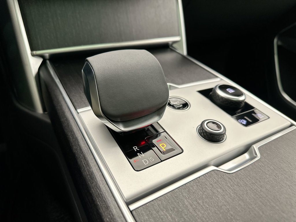 New 2027 Santorini Black Land Rover SE image 12