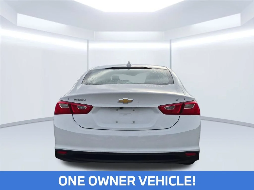 Used 2023 White Chevrolet LT image 4
