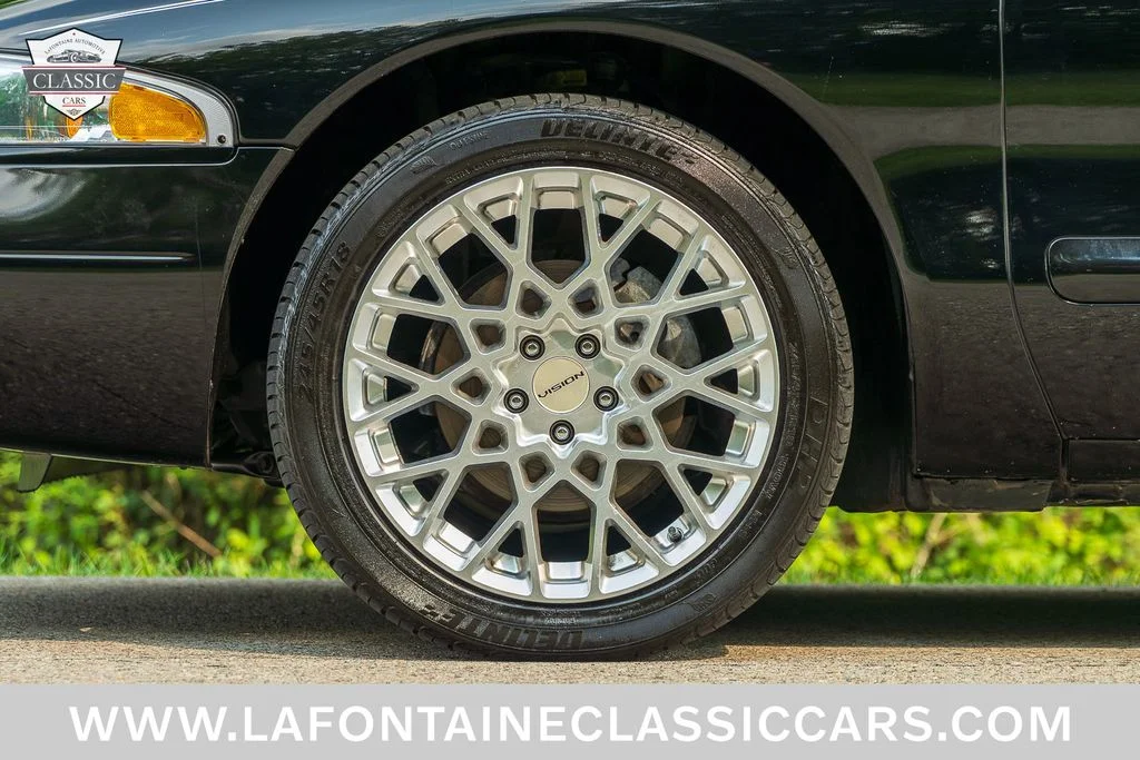 Used 1997  Lincoln LSC image 19