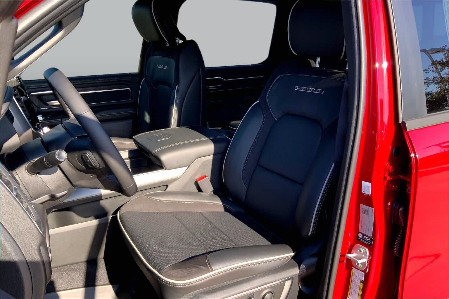 New 2026 Molten Red Pearl-Coat Exterior Paint RAM Laramie image 9