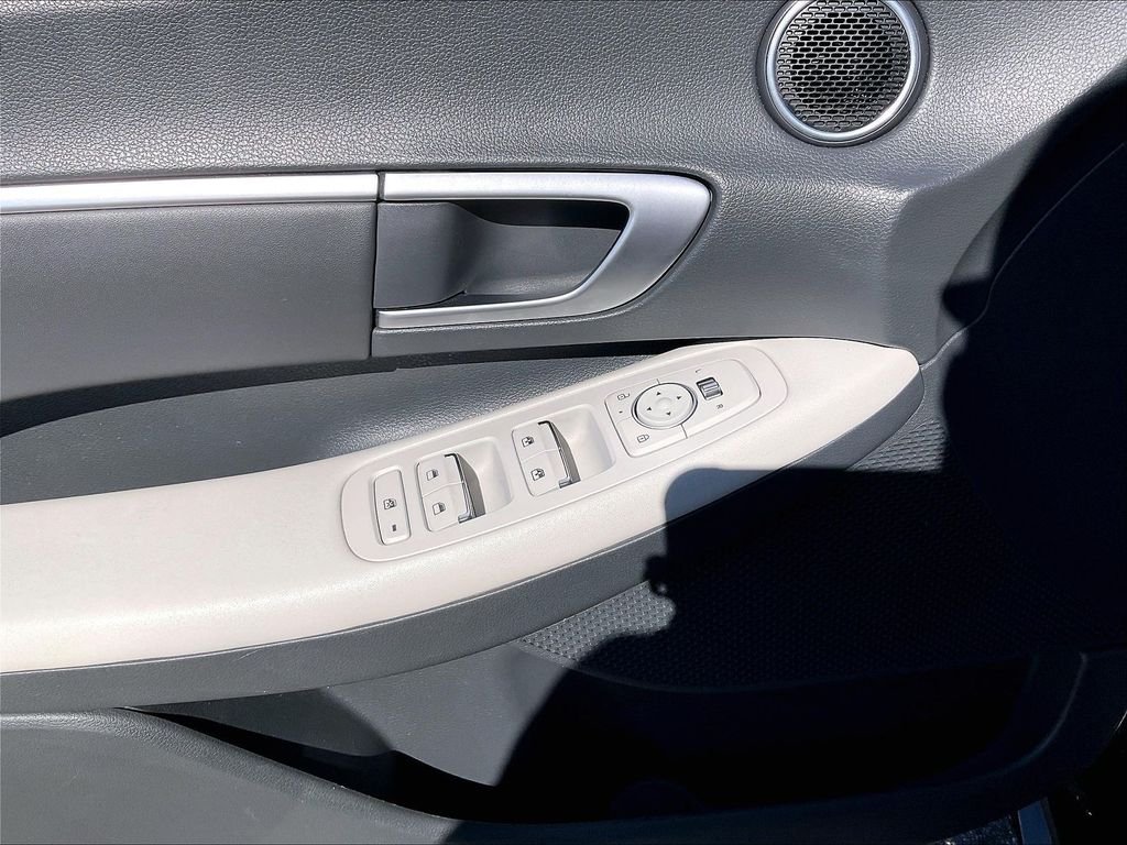 Used 2024 Carbon Blue Hyundai SEL image 35