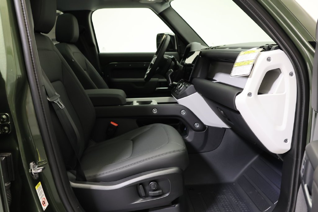 New 2026 Woolstone Green LAND ROVER S image 40