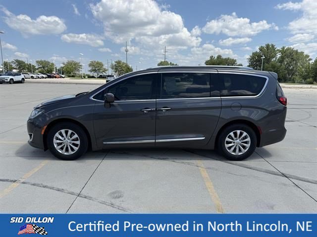 Used 2018 Chrysler Pacifica Touring L with VIN 2C4RC1BG7JR111098 for sale in Lincoln, NE
