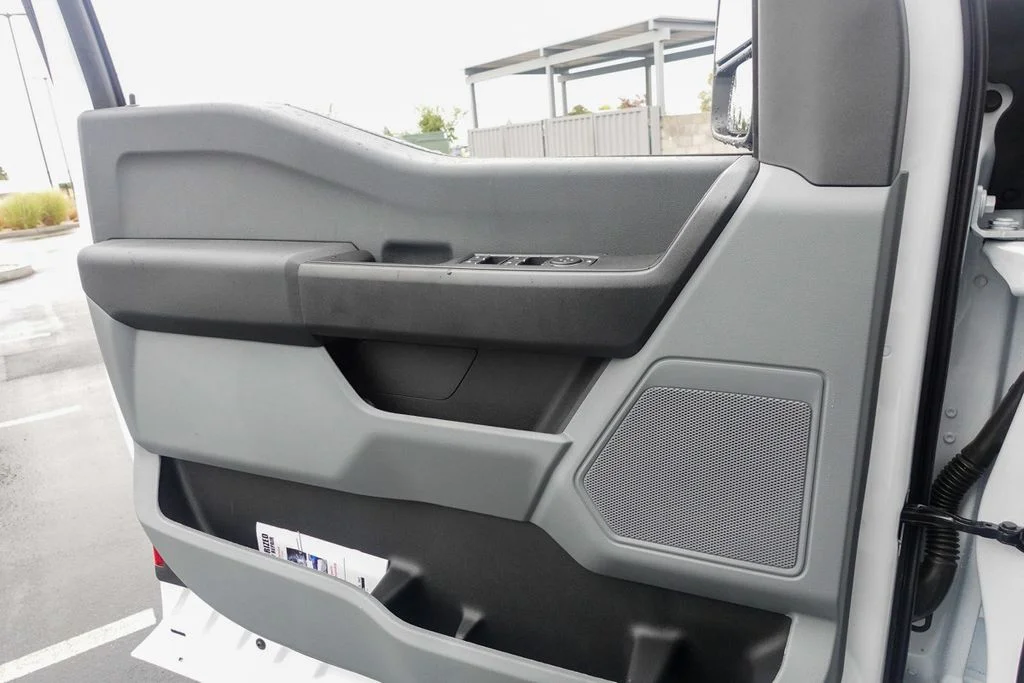 2025 Ford F-350 Super Duty Chassis Cab XL - Photo 18
