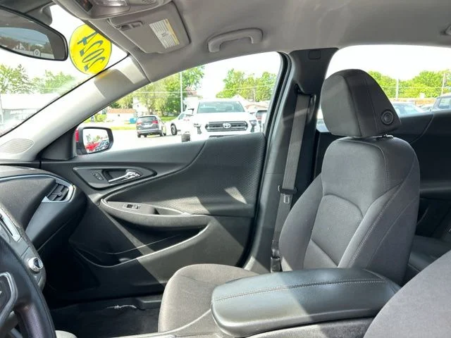 Used 2024 Red Chevrolet LT image 30