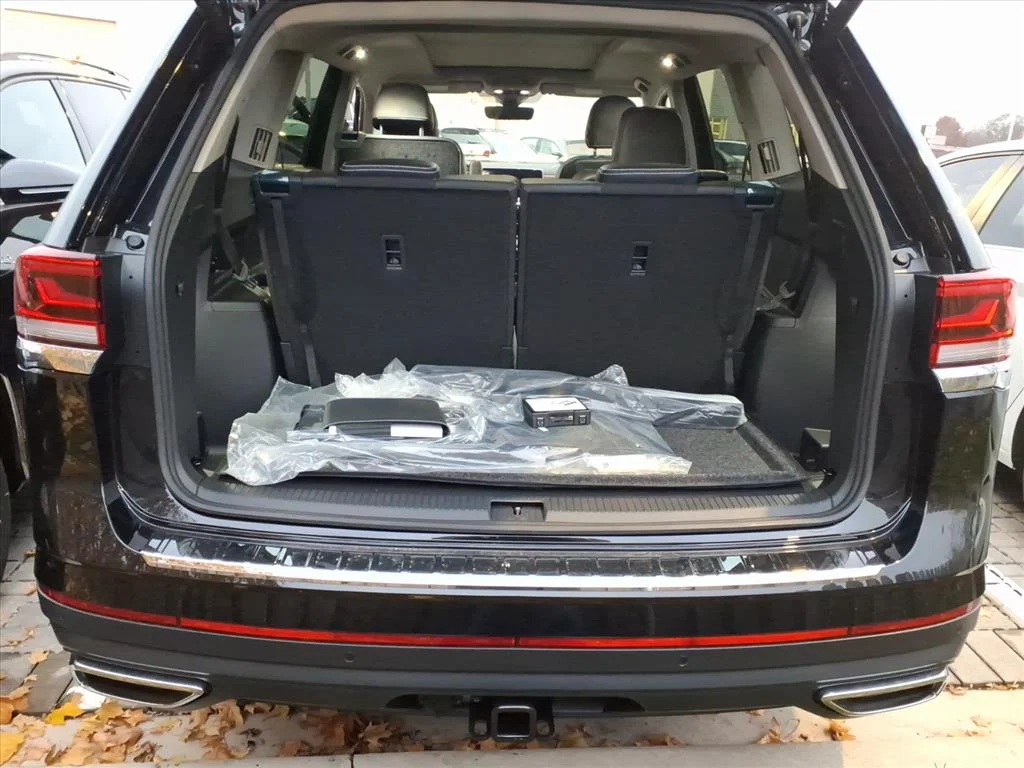 New 2026 Deep Black Pearl Volkswagen 2.0T SEL 4MOTION image 21