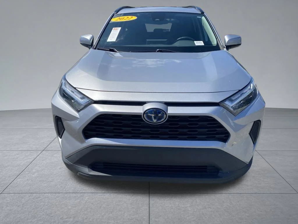 Used 2022 Silver Toyota XLE image 18
