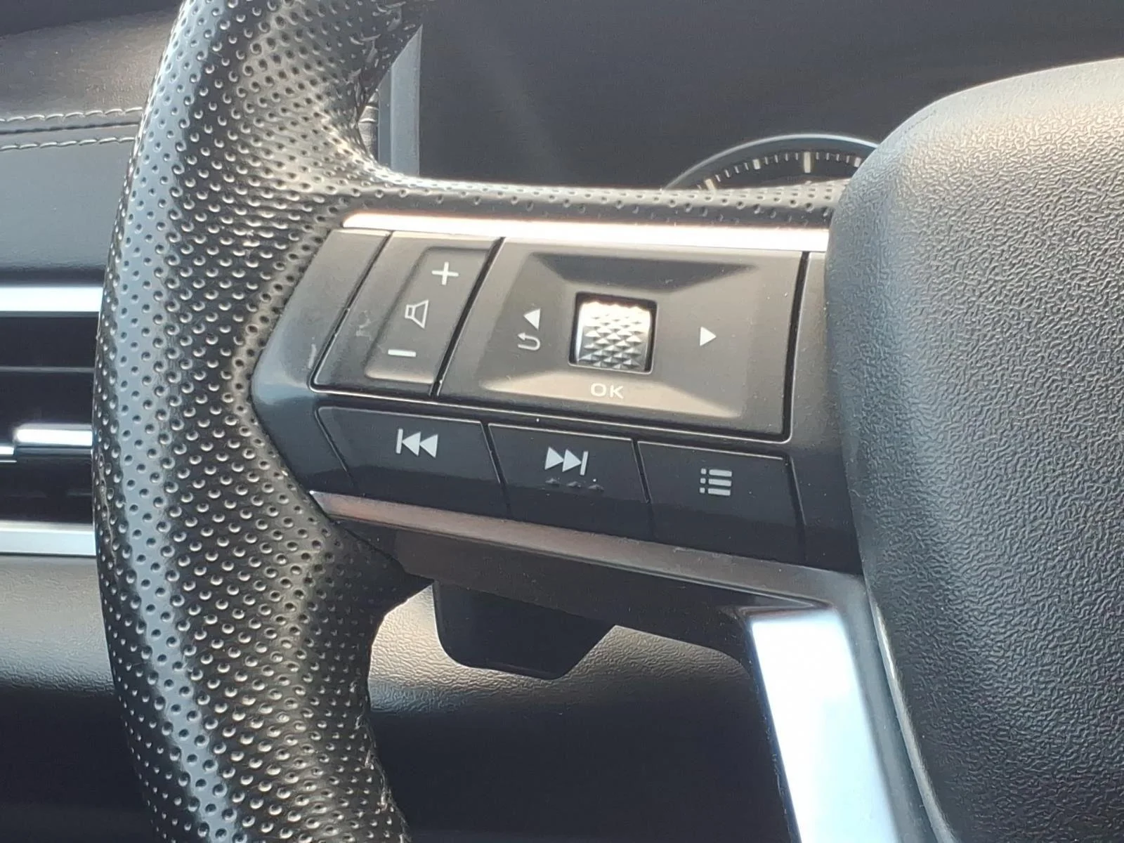 Used 2024 Red Diamond Mitsubishi SE image 25