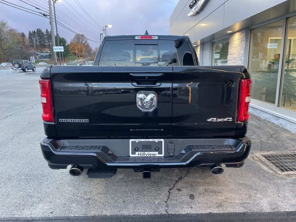 New 2026 Diamond Black Crystal Pearl-Coat Exterior Paint RAM Big Horn/Lone Star image 4