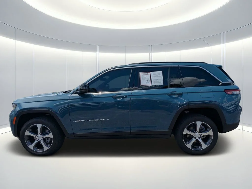 Used 2026 Blue Jeep Limited image 7