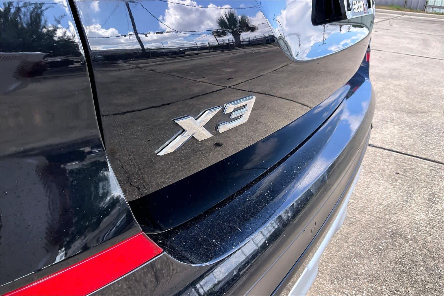 Used 2019 Jet Black BMW xDrive30i image 10