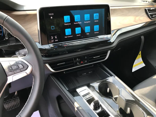New 2026 Pure Gray Volkswagen 2.0T SE w/Technology image 18