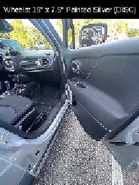 Used 2021 Silver Jeep Latitude image 31