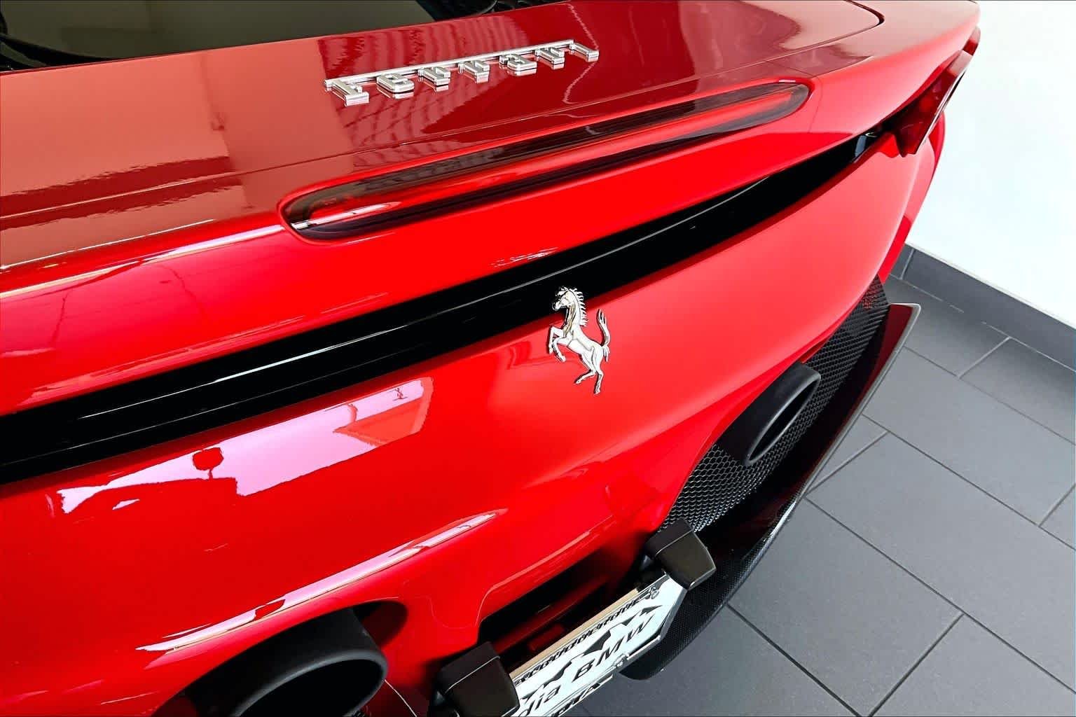 Used 2021  Ferrari  image 40