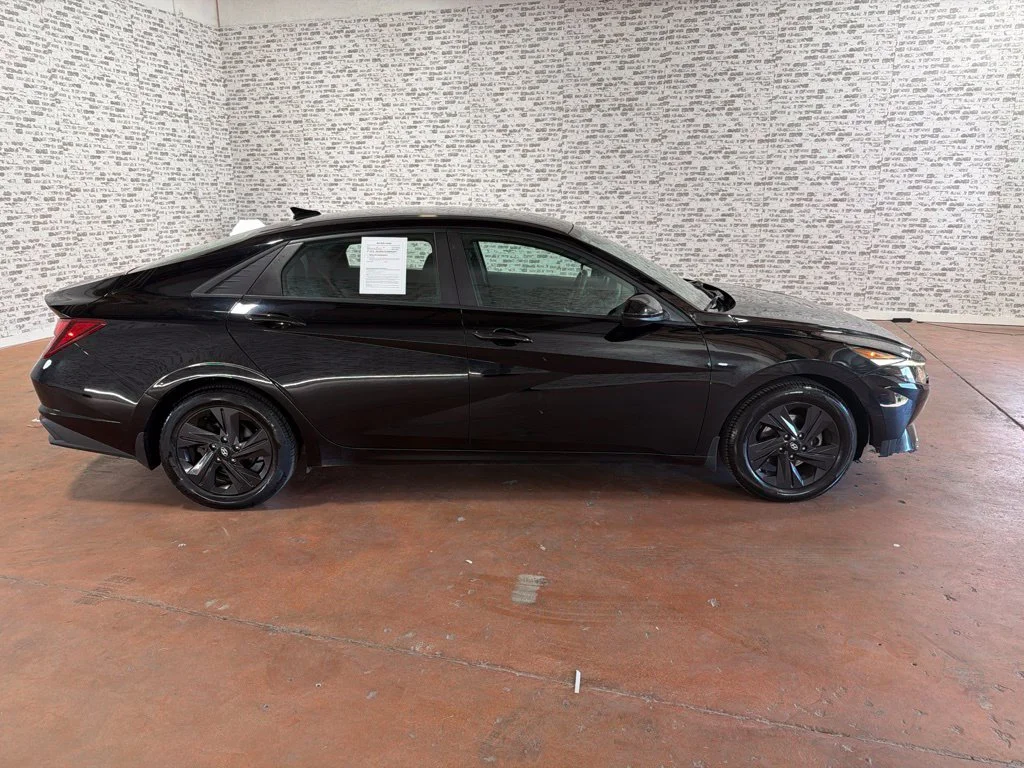 Used 2021 Phantom Black Hyundai SEL image 8
