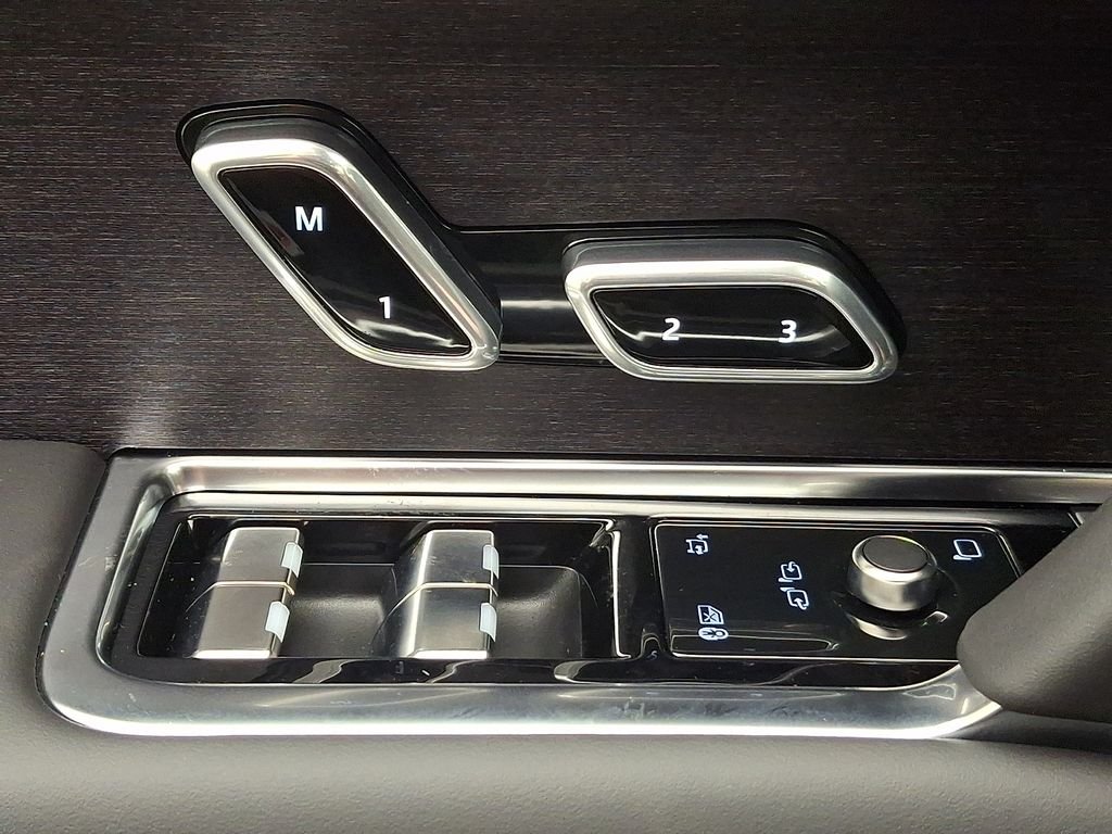 New 2027 Carpathian Grey Land Rover SE image 20