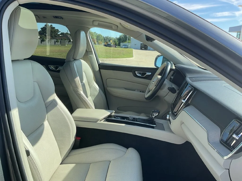 Used 2021 Gray Volvo T5 Inscription image 21