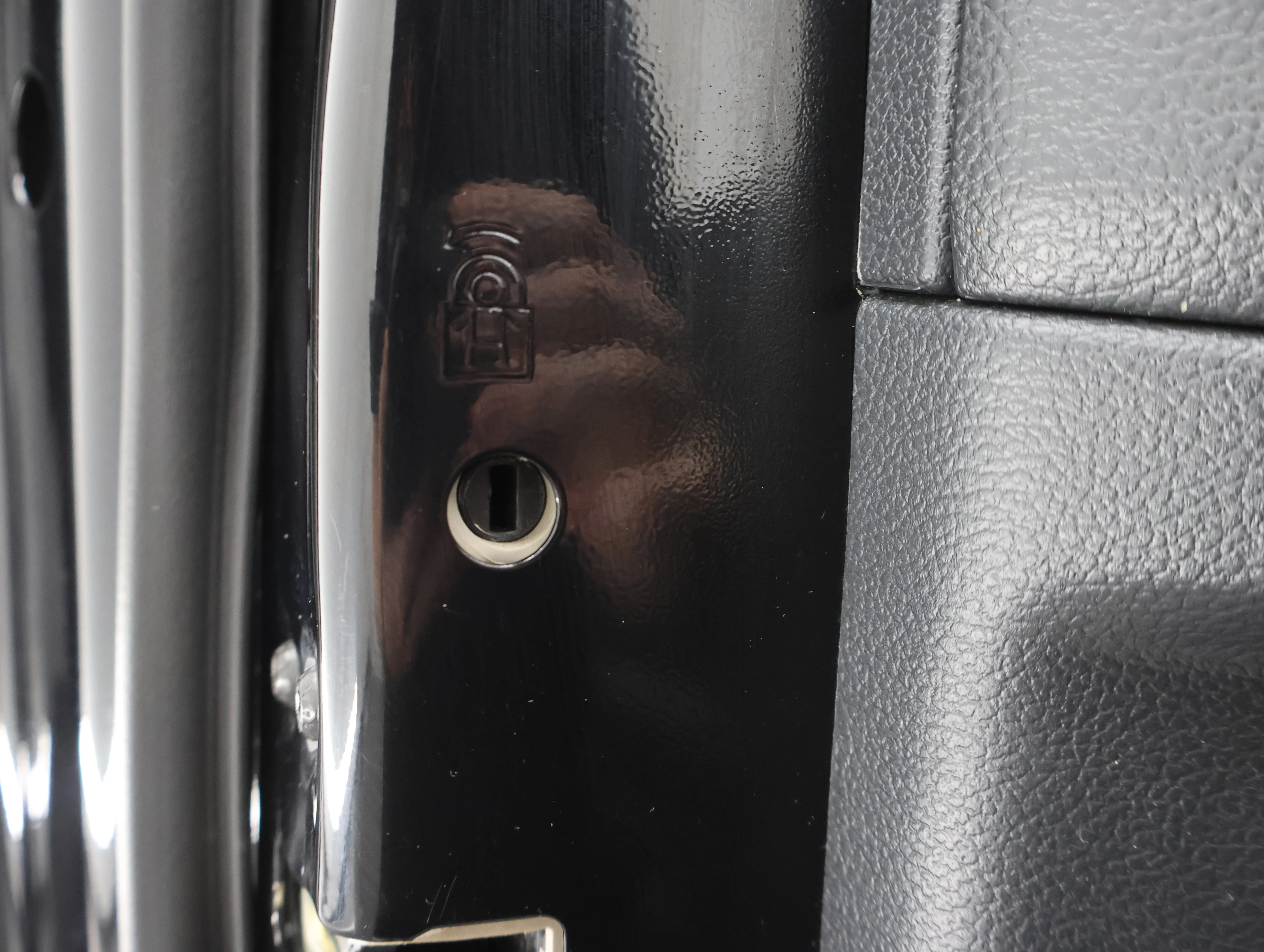 Used 2022 Agate Black Metallic Ford Lariat image 37