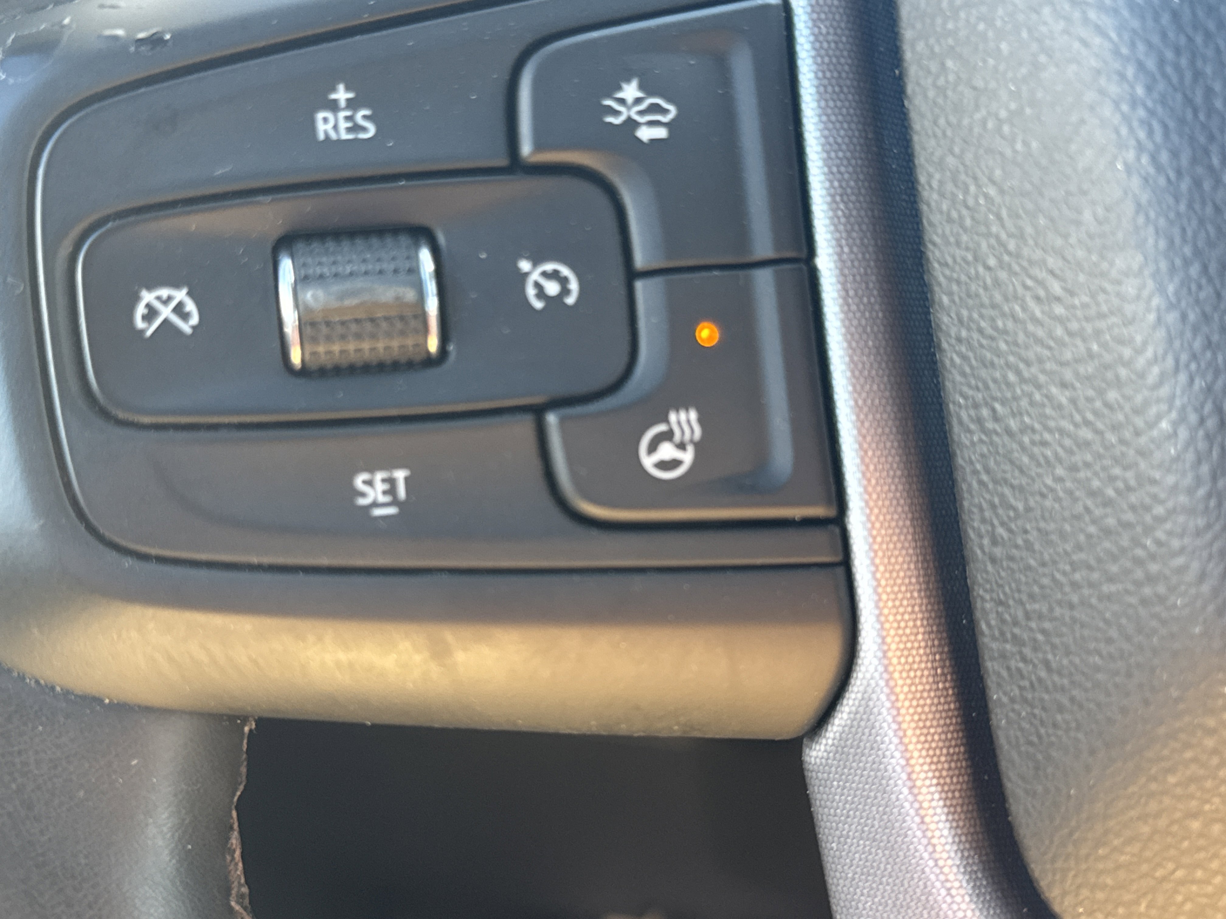 Used 2024 Onyx Black GMC SLE image 19