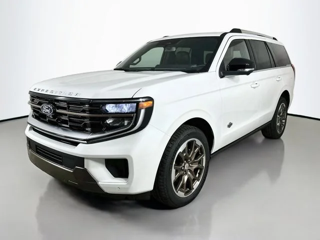 New 2027 Star White Metallic Tri-Coat Ford King Ranch image 3