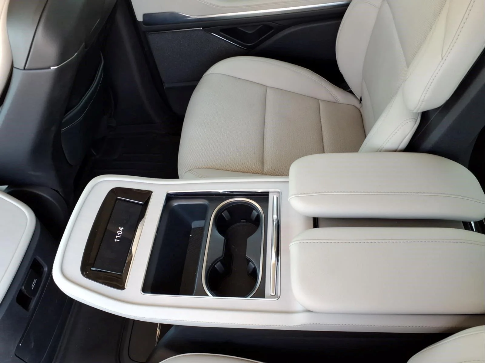Used 2026 Crystal White Metallic Clearcoat Lincoln Reserve image 16