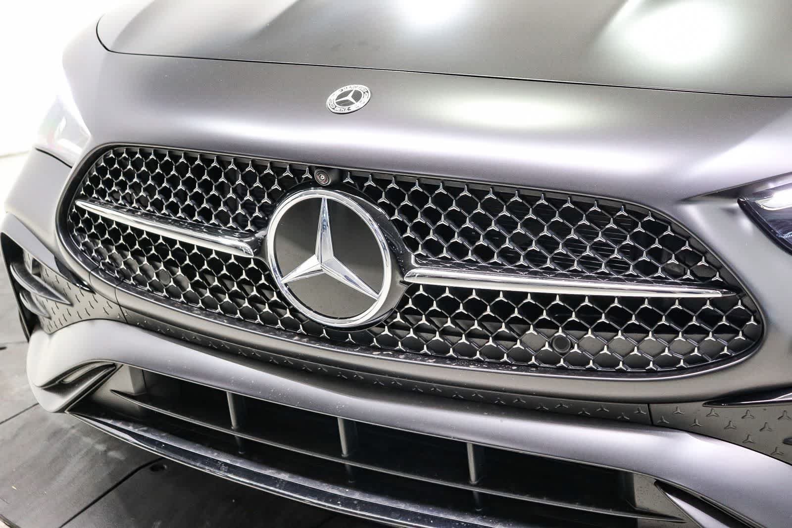 New 2026 MANUFAKTUR exclusive graphite grey magno Mercedes-Benz CLE 450 image 8