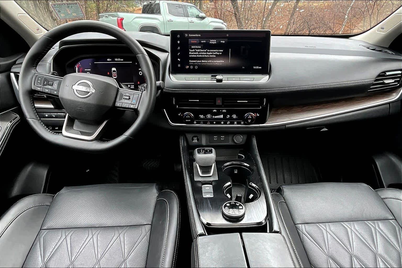 Used 2025 Super Black Nissan Platinum image 28