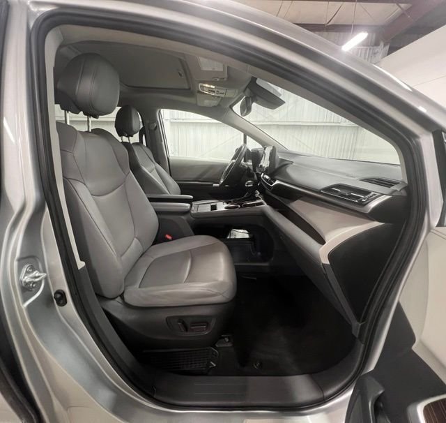 Used 2023 Silver Toyota XLE image 18