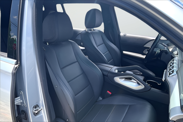 Used 2025 Silver Mercedes-Benz GLS 450 image 25
