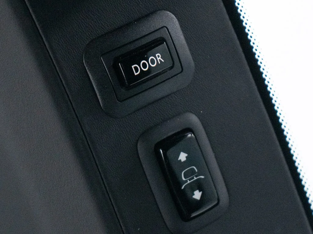 Certified Used 2026 Black Diamond Rolls-Royce Black Badge image 31