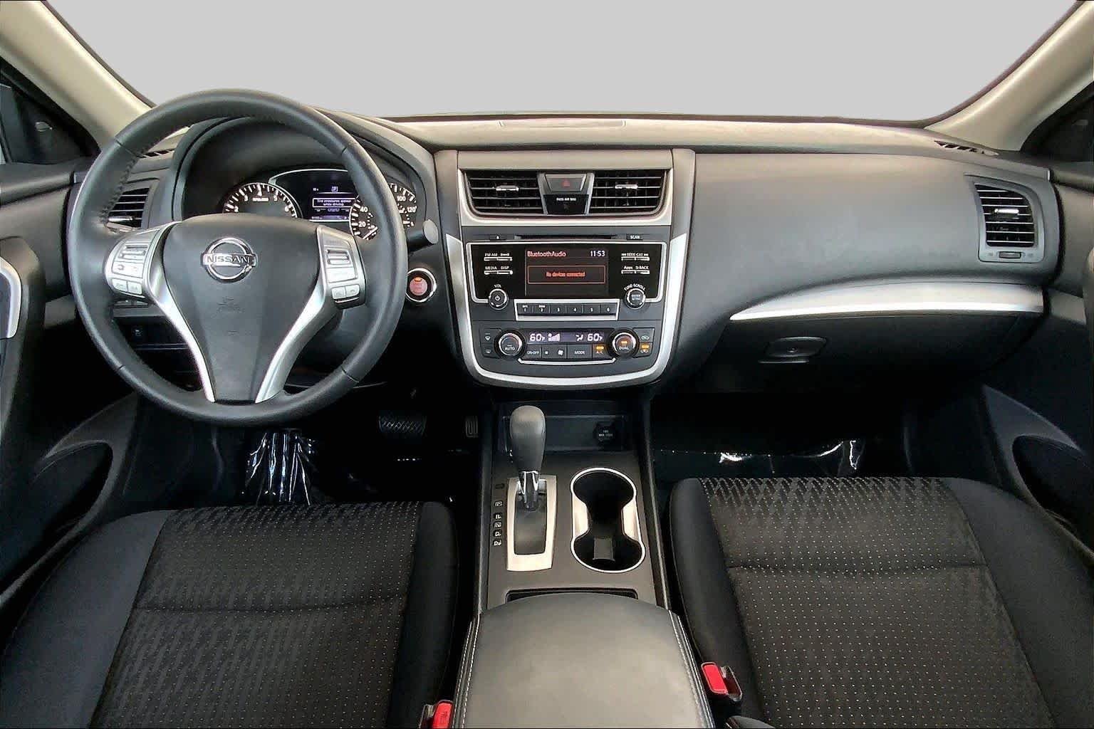 Used 2016 Super Black Nissan 2.5 SV image 16