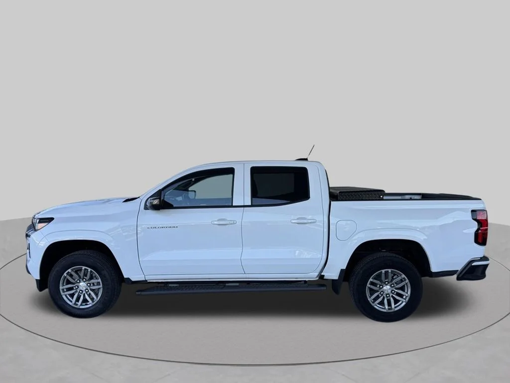 Used 2026 White Chevrolet LT image 6