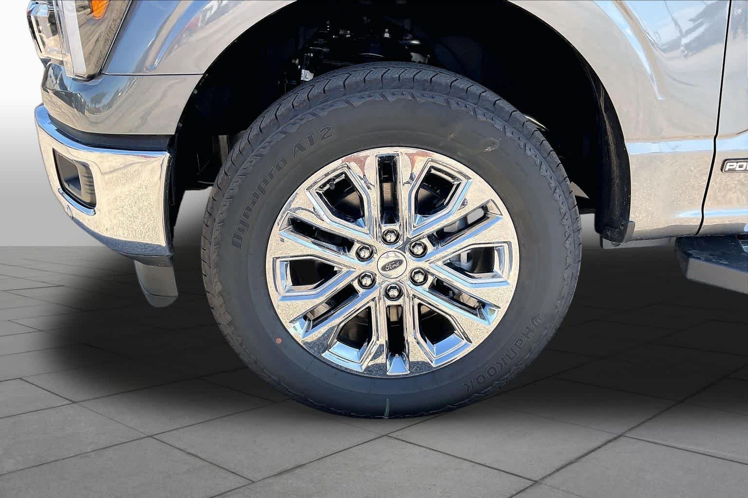 New 2026 Carbonized Gray Metallic Ford Lariat® image 11