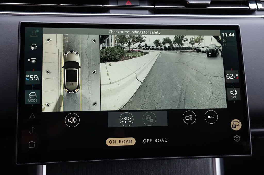 New 2026 British Racing Green Satin Land Rover SE image 27