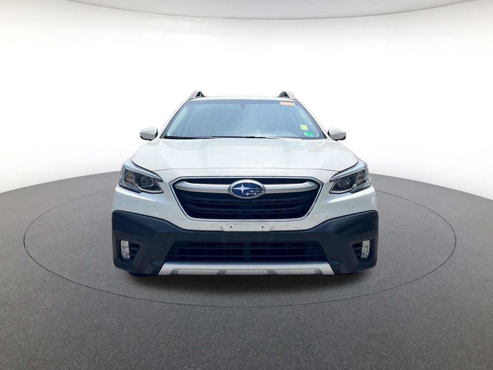 Used 2022 Crystal White Pearl Subaru Limited image 2