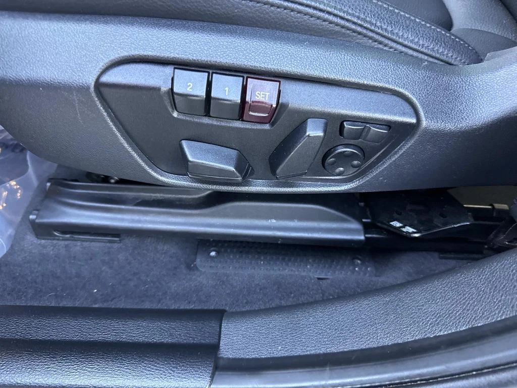 Used 2019 Black BMW sDrive28i image 28