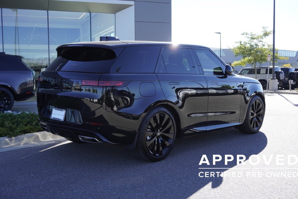 Certified Used 2025 Black Land Rover Dynamic SE image 4