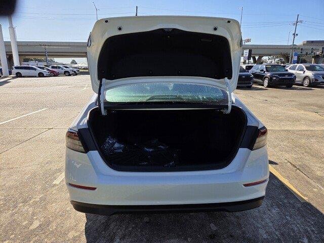 Used 2026 Platinum White Pearl Honda Sport image 27