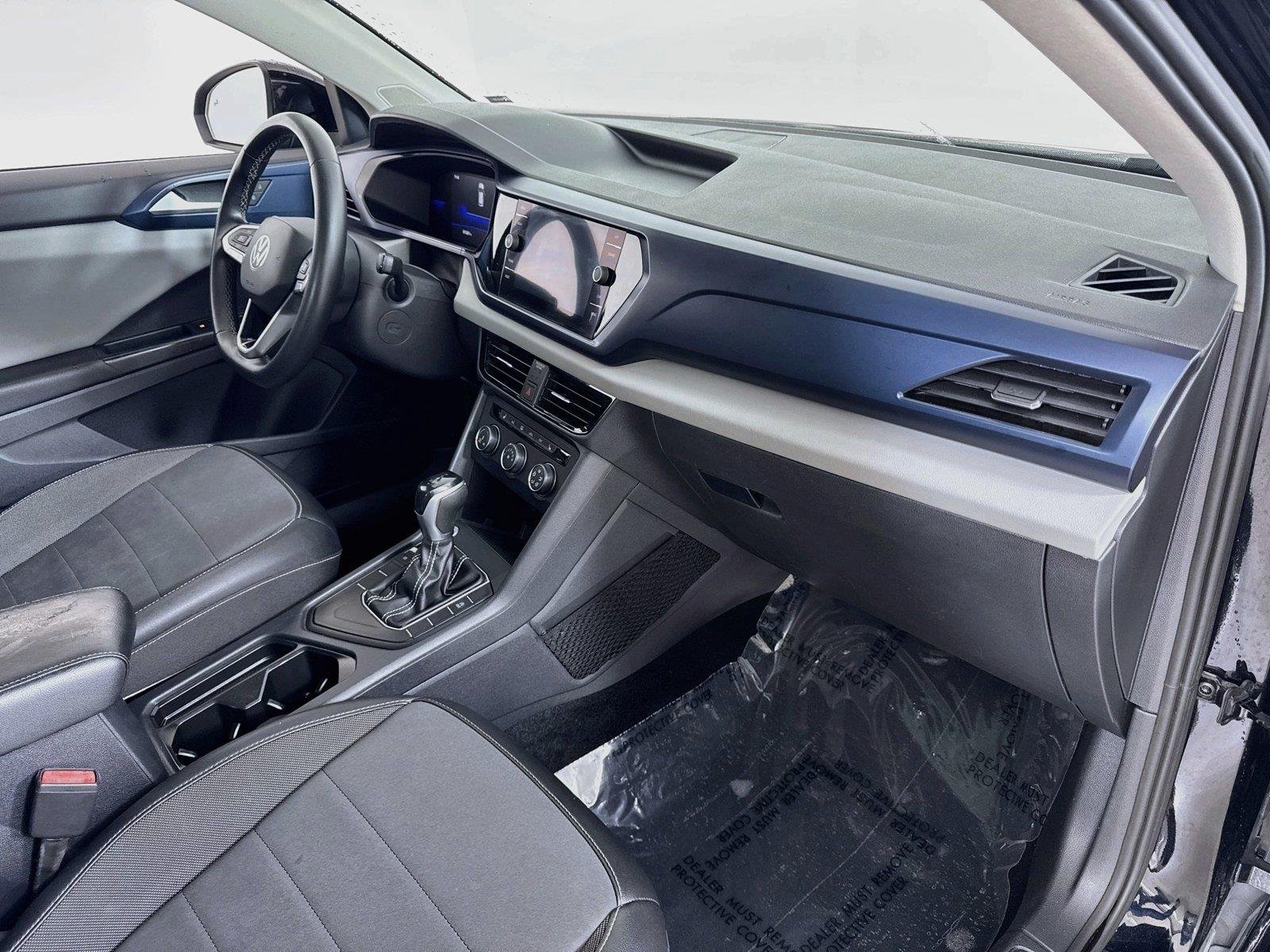 Used 2022 Deep Black Pearl Volkswagen SE image 28