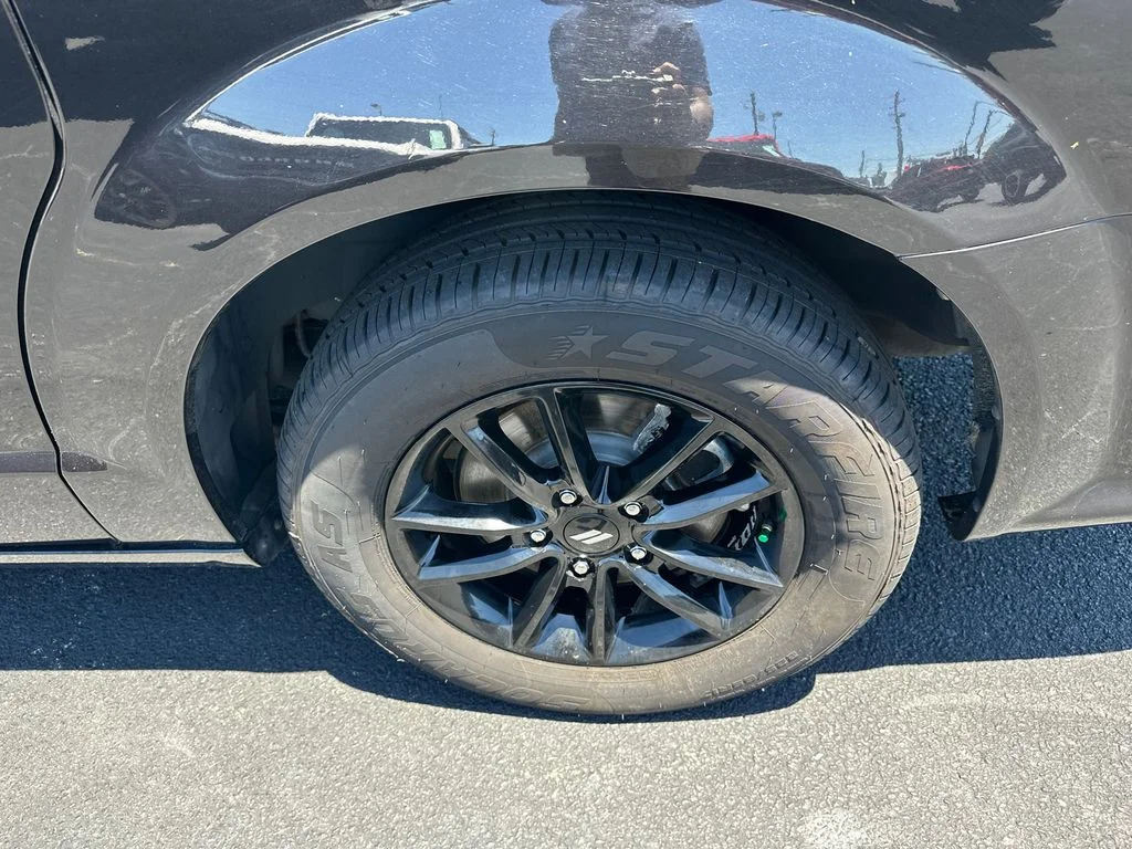 Used 2020 Black Dodge SE Plus image 18