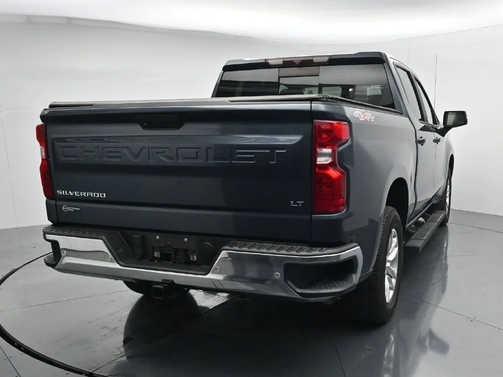 Used 2020 Gray Chevrolet LT image 5