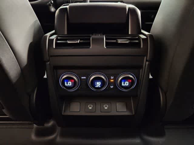 2025 Land Rover Defender X-Dynamic SE - Photo 52