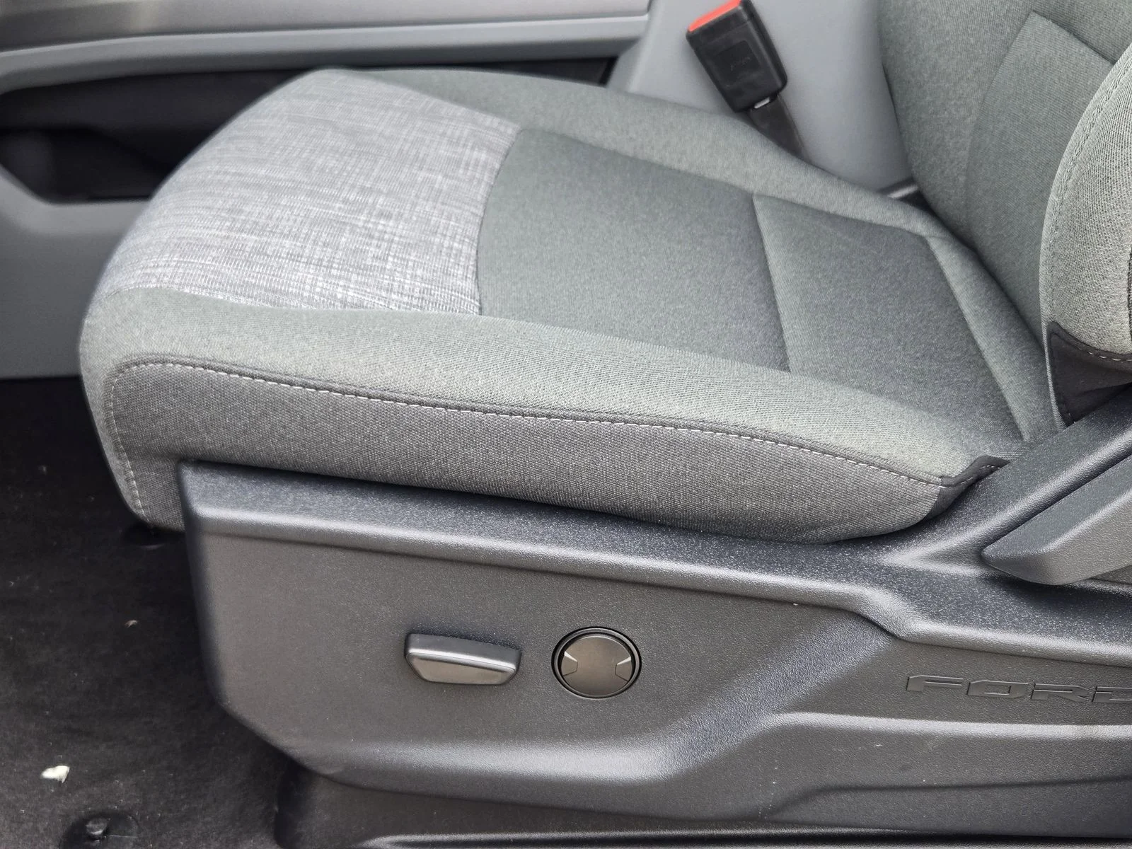 New 2026 Carbonized Gray Metallic Ford F-250® XLT image 16