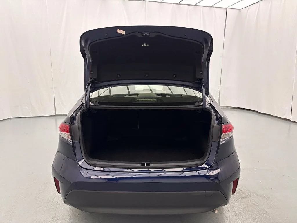 Used 2023  Toyota LE image 13