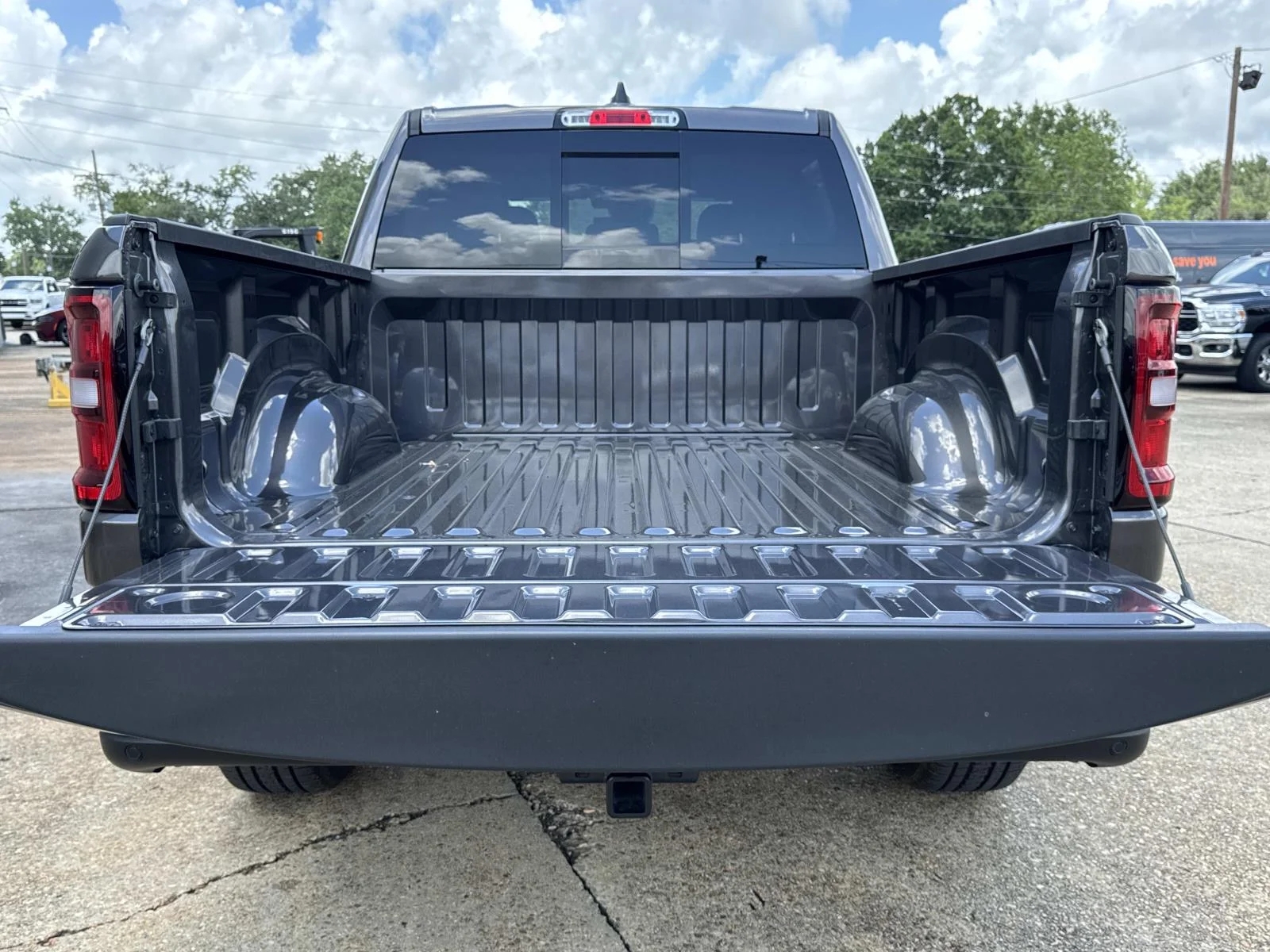 New 2026 Granite Crystal Metallic Clear-Coat Exterior Paint RAM Big Horn image 6