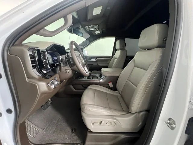 Used 2024 White GMC SLT image 11