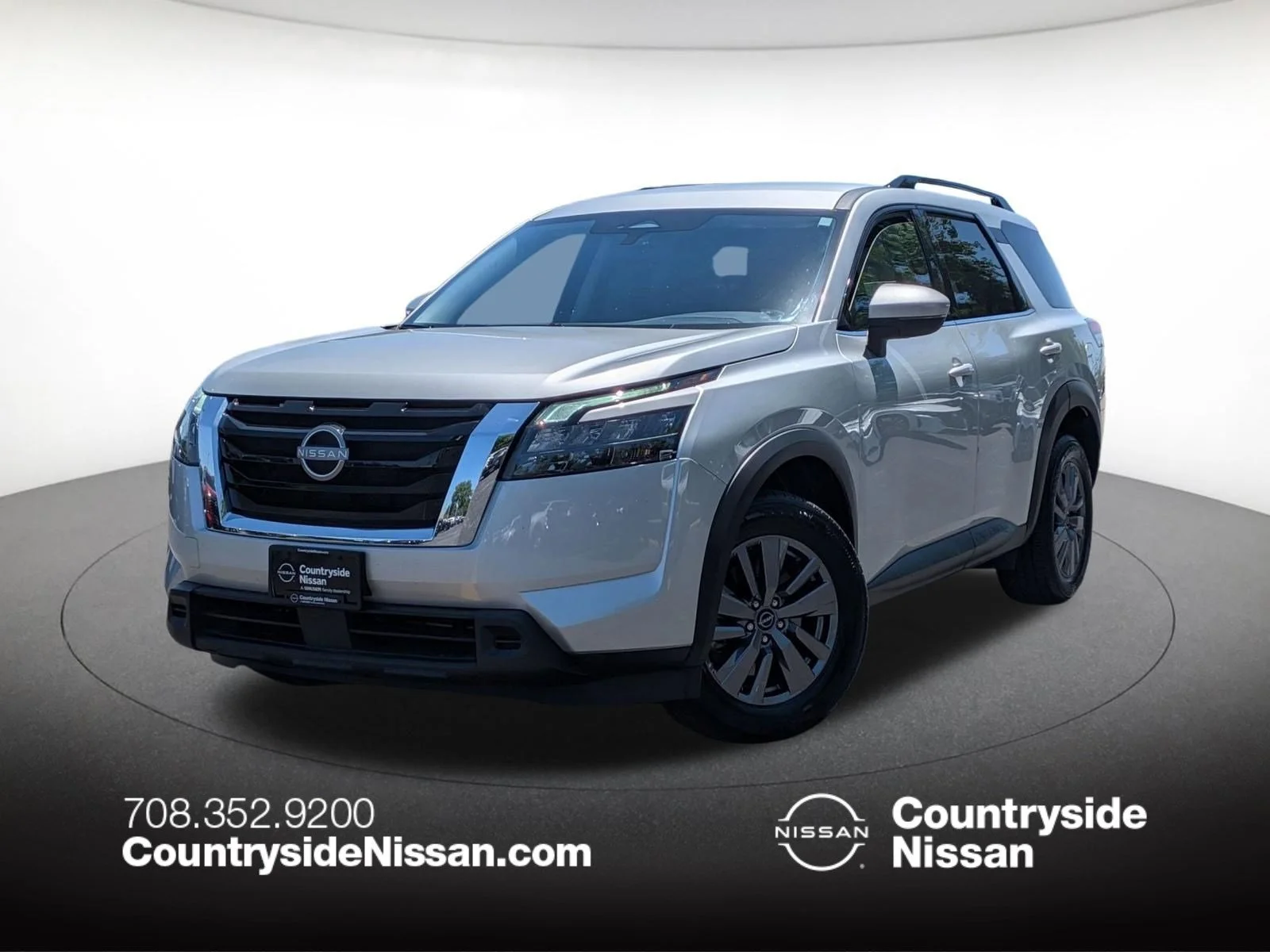2025 Nissan Pathfinder SV 4WD's photo
