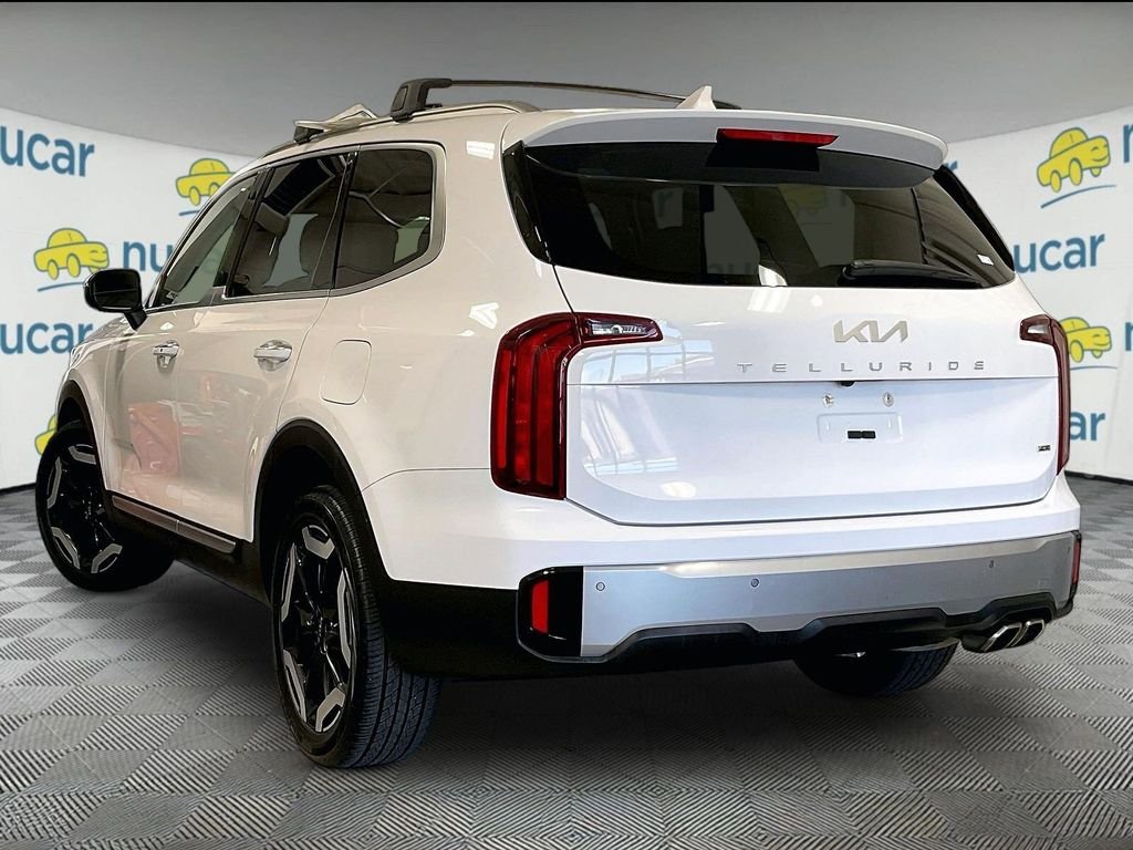 Used 2023 White Kia S image 4
