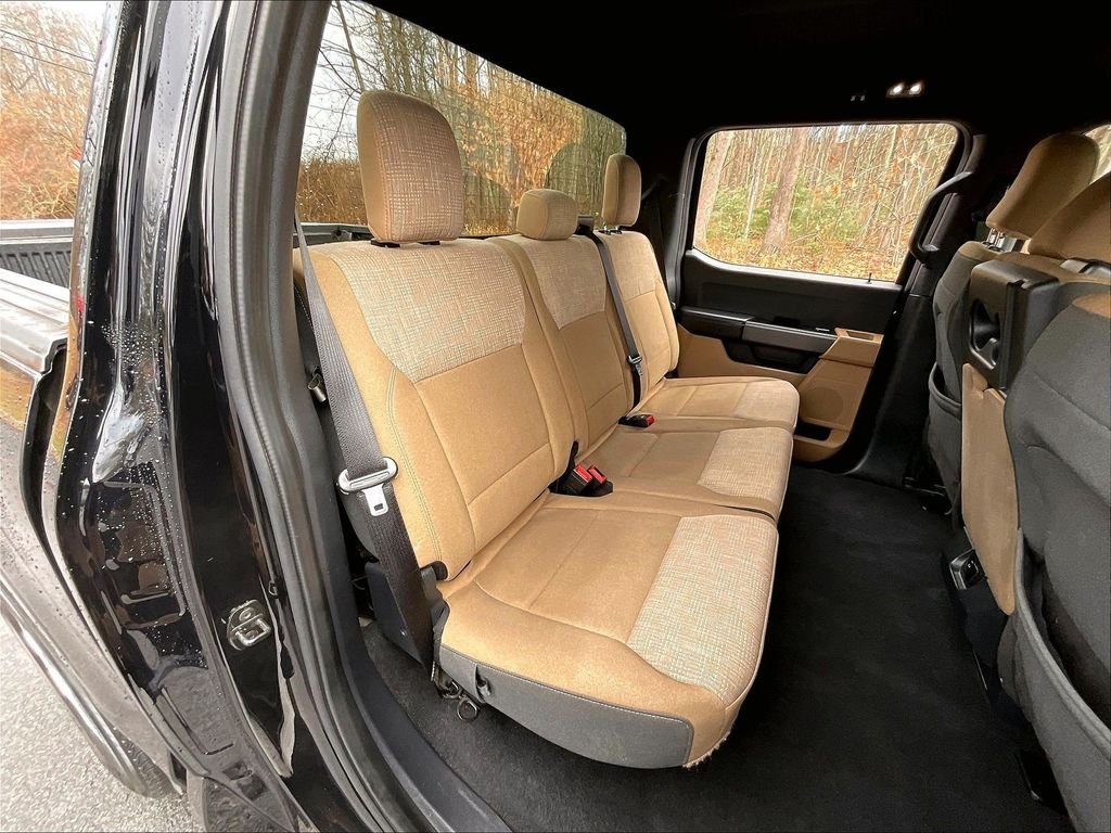Used 2023 Black Ford XLT image 19